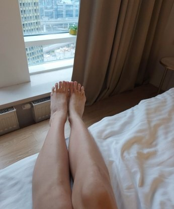 🌹 В Москве я живу уже несколько лет, и знаю все его тайны и уголки. 💋
У меня есть много возможностей, чтобы расслабиться и ублажить тебя по полной программе. Мои услуги включают классический секс, оральный секс, ролевые игры и многое другое. Ты можешь быть уверен, что со мной время проведете незабываемо. 💫
У меня есть отличные отзывы от моих клиентов, которые говорят о моей профессиональности и внимательности к деталям. 🌟 Доверься моим мягким рукам и я прокачаю тебя до самого небесного наслаждения. 🌈
Фото, которые ты видишь - настоящие и полностью отражают мою сексуальность и привлекательность. Я гарантирую, что ты не останешься равнодушным. 😉 Так что не стесняйся и позвони мне, чтобы попробовать настоящую страсть Москвы вместе со мной! 💋🔥 Галя